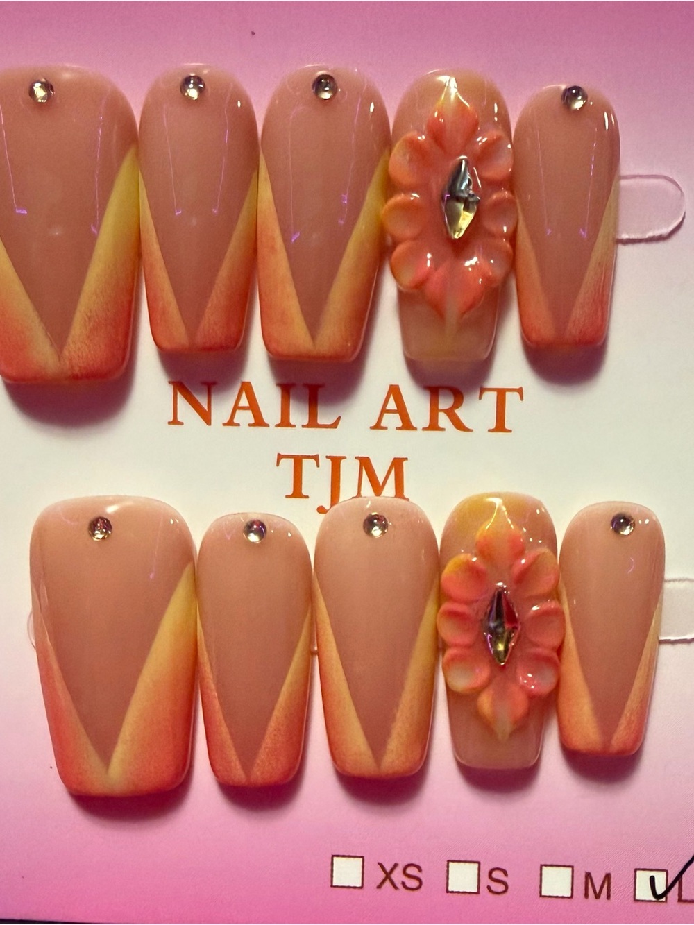 Peach Gradient Press-On Nails with Flower Accent